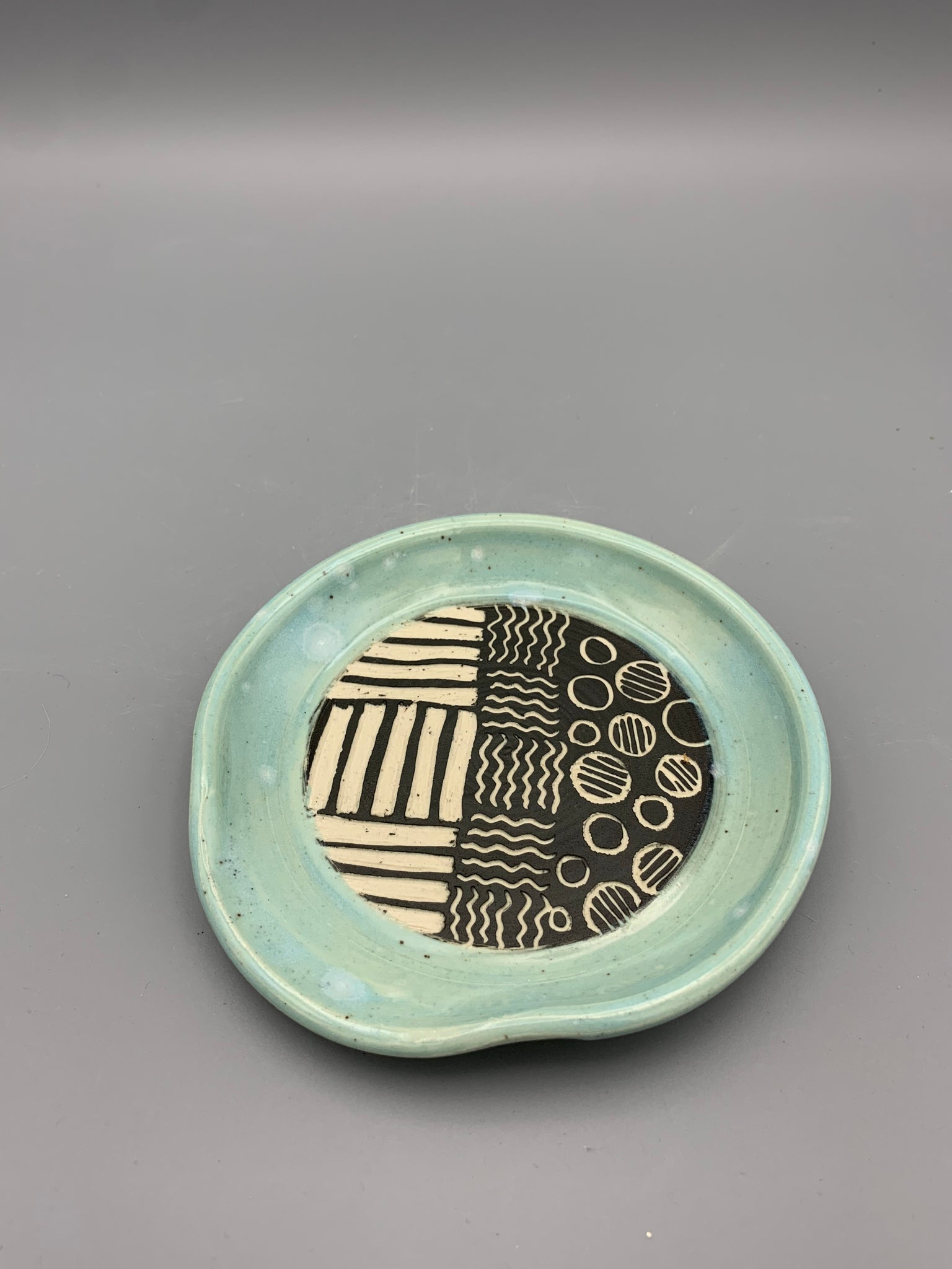 Sgraffito Doodles Spoon Rest - Celadon